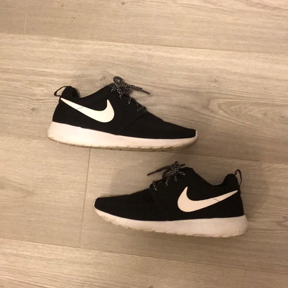 Nike Shoes - Nike Roshe One, Black, Women’s 7.5